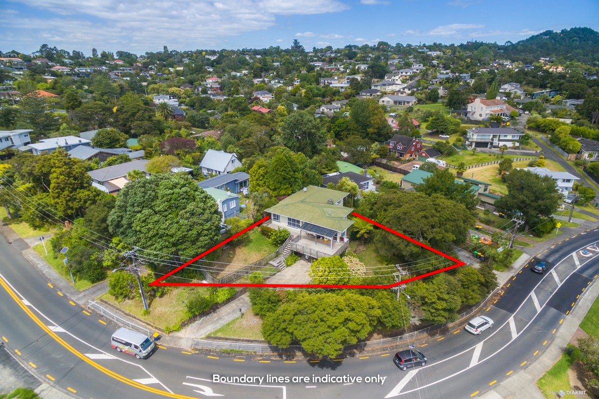 34 Atkinson Road, Titirangi, Auckland - Carousel 1