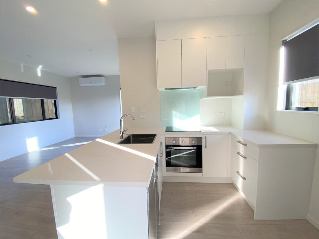 7/39 Renata Crescent, Te Atatu Peninsula, Auckland - Carousel 1