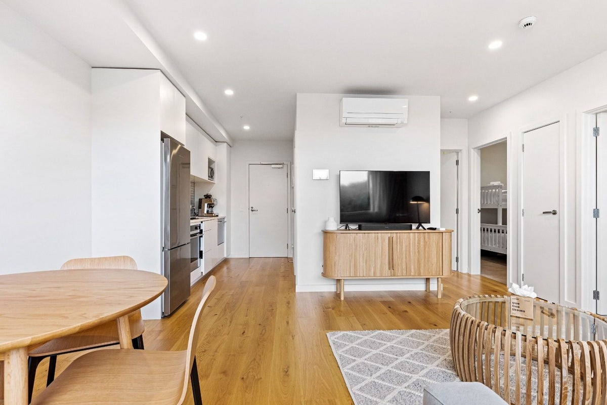 212/243 Kepa Road, Mission Bay, Auckland - Carousel 1
