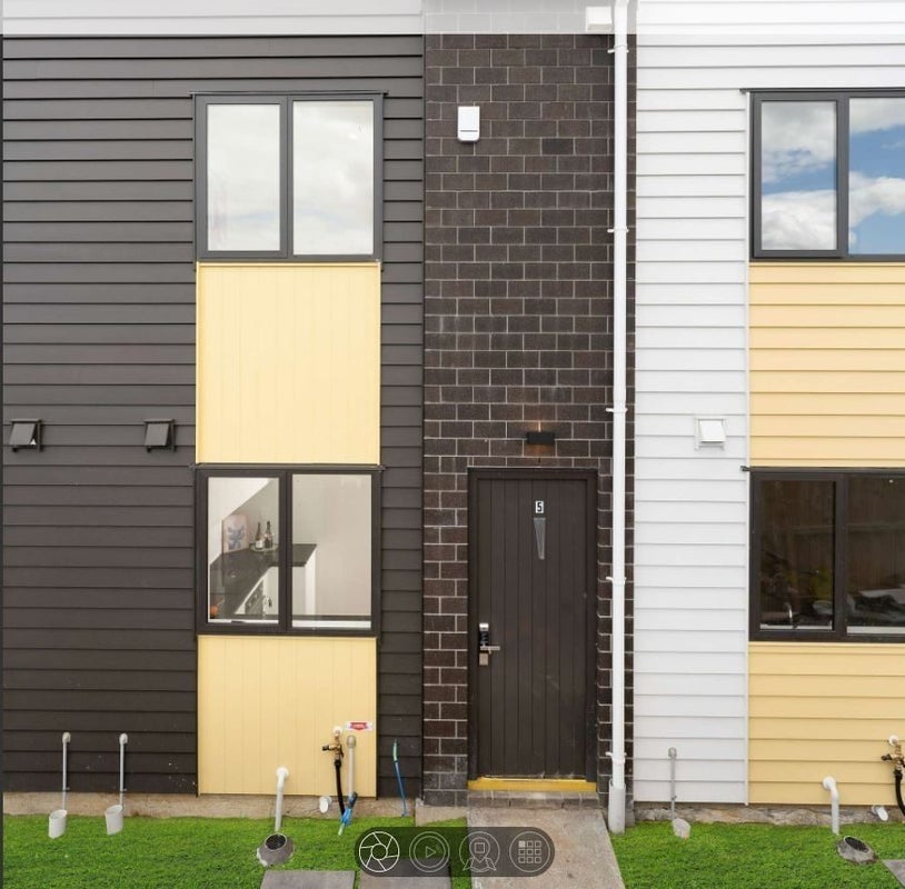 11/3226 Great North Road, New Lynn, Auckland - Carousel 1