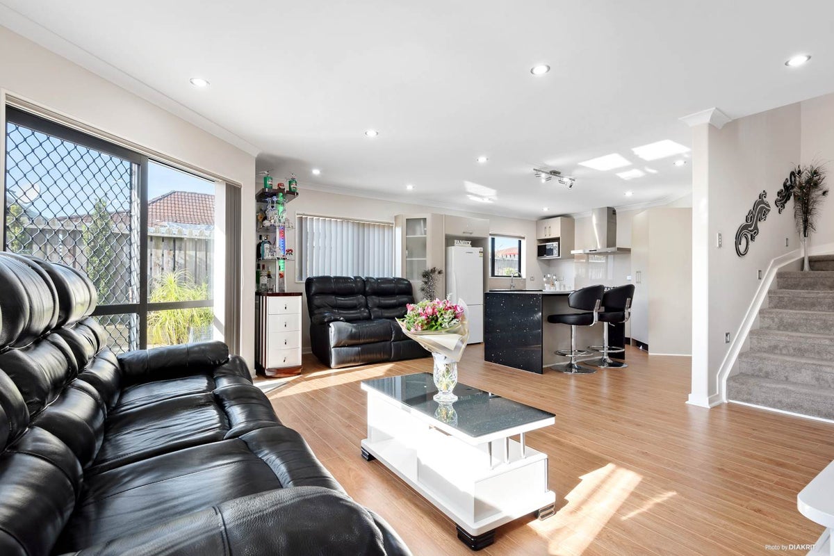 18B Watson Place, Papatoetoe, Auckland - Carousel 2