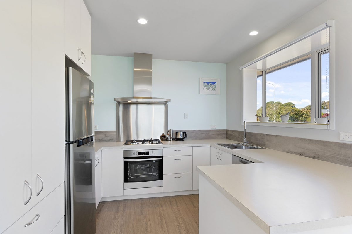 20 Surfers Place, North New Brighton, Christchurch - Carousel 2