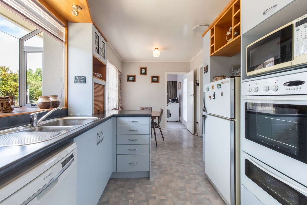 17 Sussex Street, Chartwell, Hamilton - Carousel 2