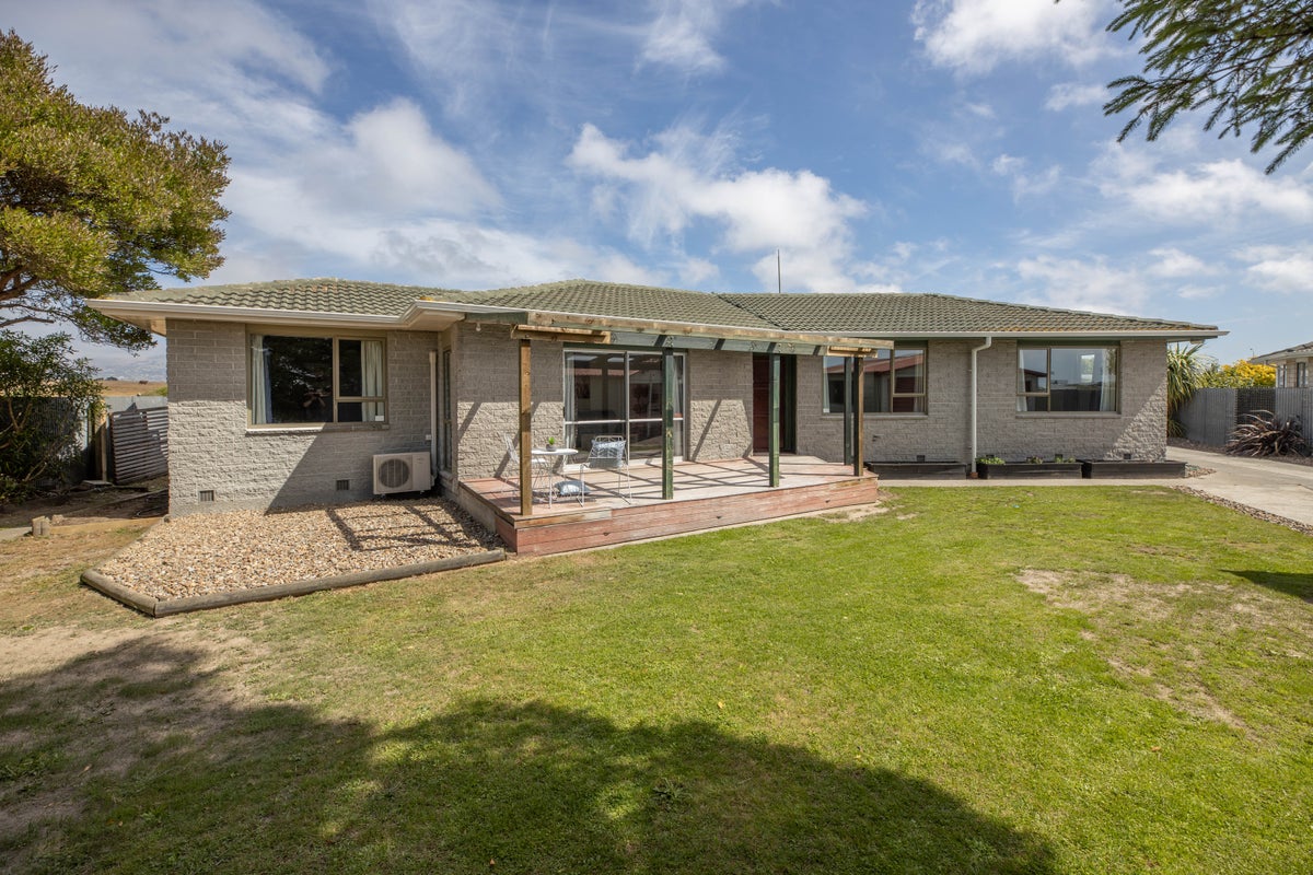 11 Cornet Lane, Aranui, Christchurch - Carousel 1