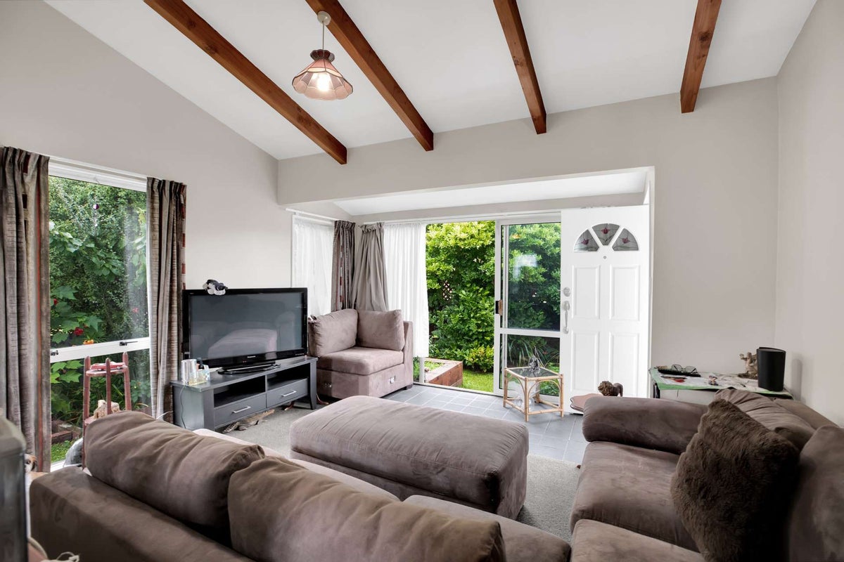 1 Englefield Road, Belfast, Christchurch - Carousel 2