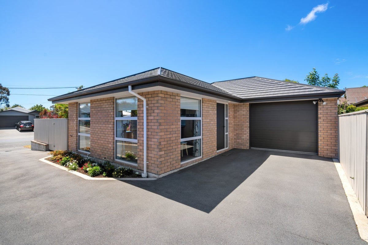 1/52 Opawa Road, Waltham, Christchurch - Carousel 1