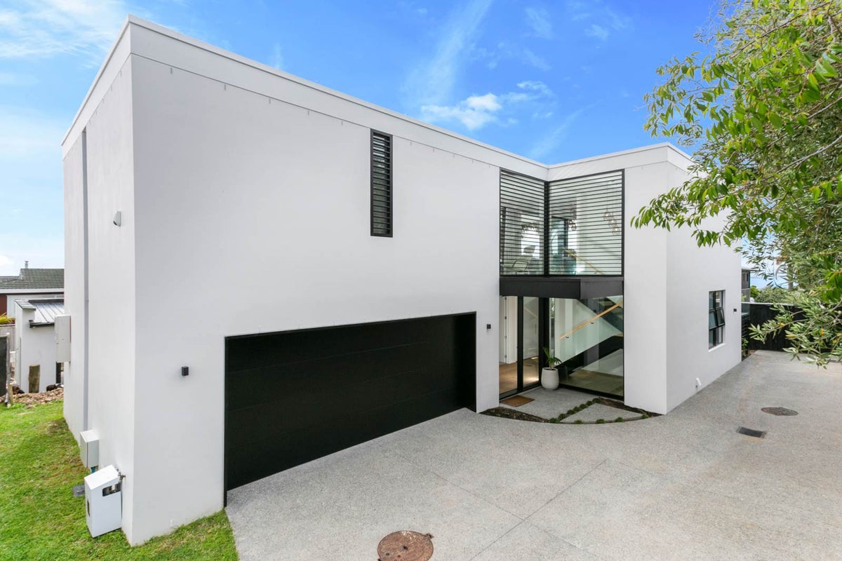 53B Castor Bay Road, Castor Bay, Auckland - Carousel 1