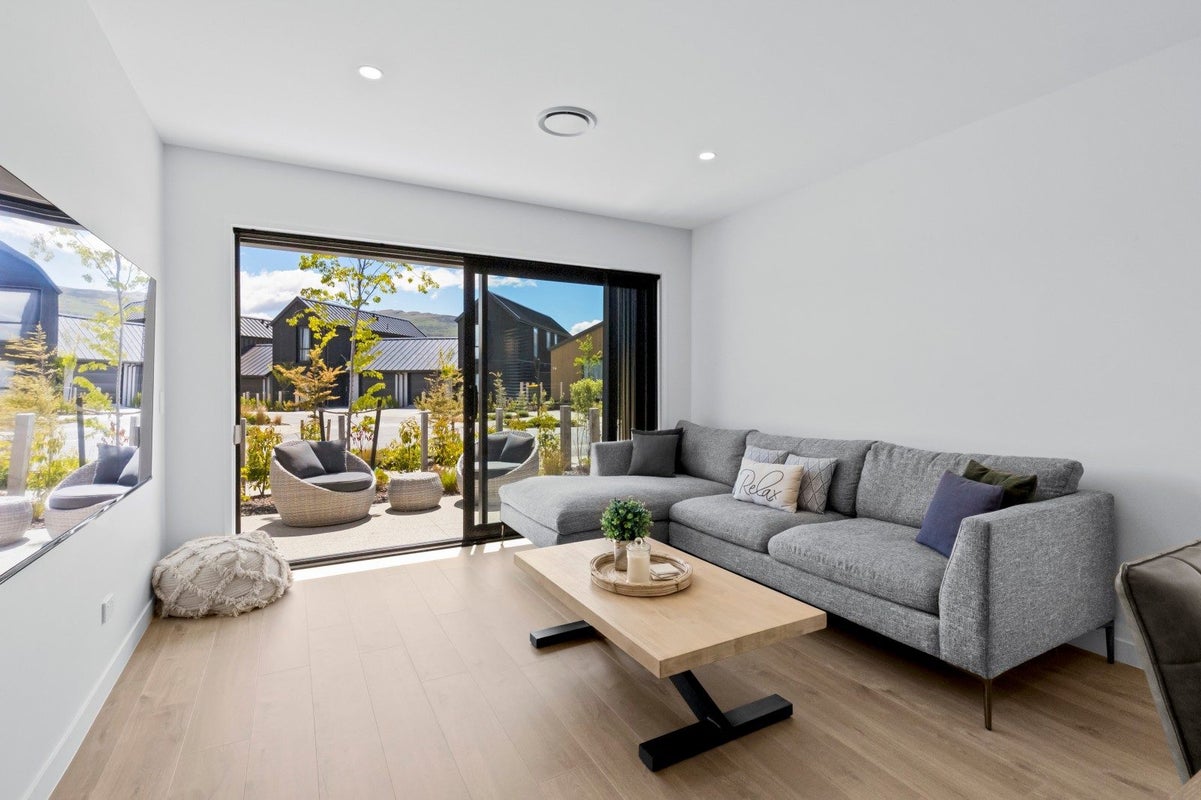 17 Inder Street, Jacks Point, Queenstown - Carousel 1