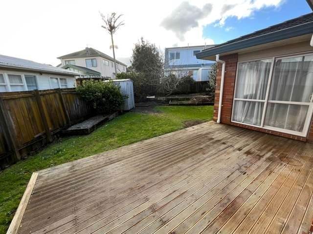 5 Gerrard Street, Three Kings, Auckland - Carousel 18
