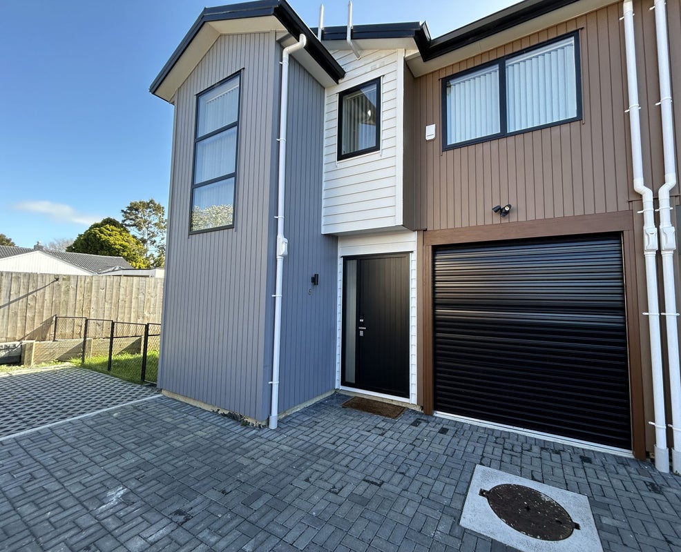 6/33 Colwill Road, Massey, Auckland - Carousel 1