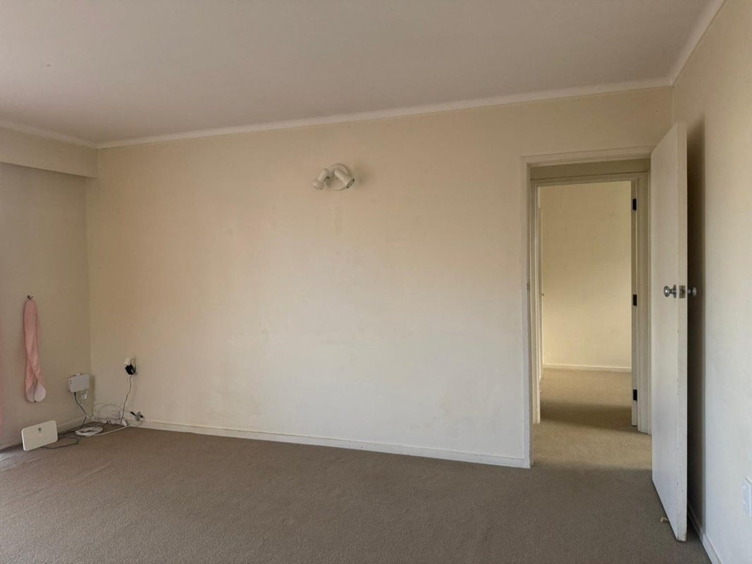 8/34 Kitchener Road, Milford, Auckland - Carousel 2