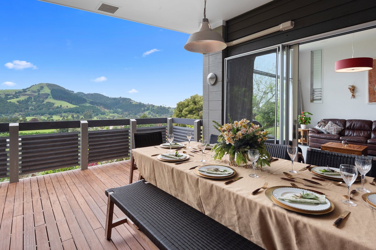 25 Glen Bruce Place, Whangarei - Carousel 1