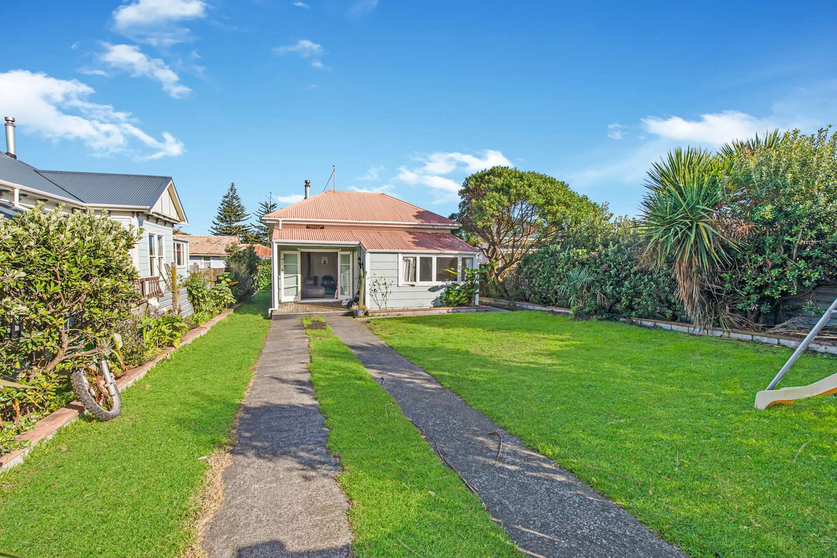 35 Karaka Street, Castlecliff, Whanganui - Carousel 2