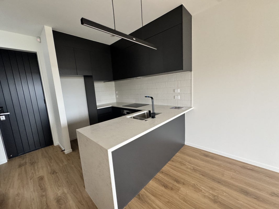 6B Cascades Road, Pakuranga Heights, Auckland - Carousel 2
