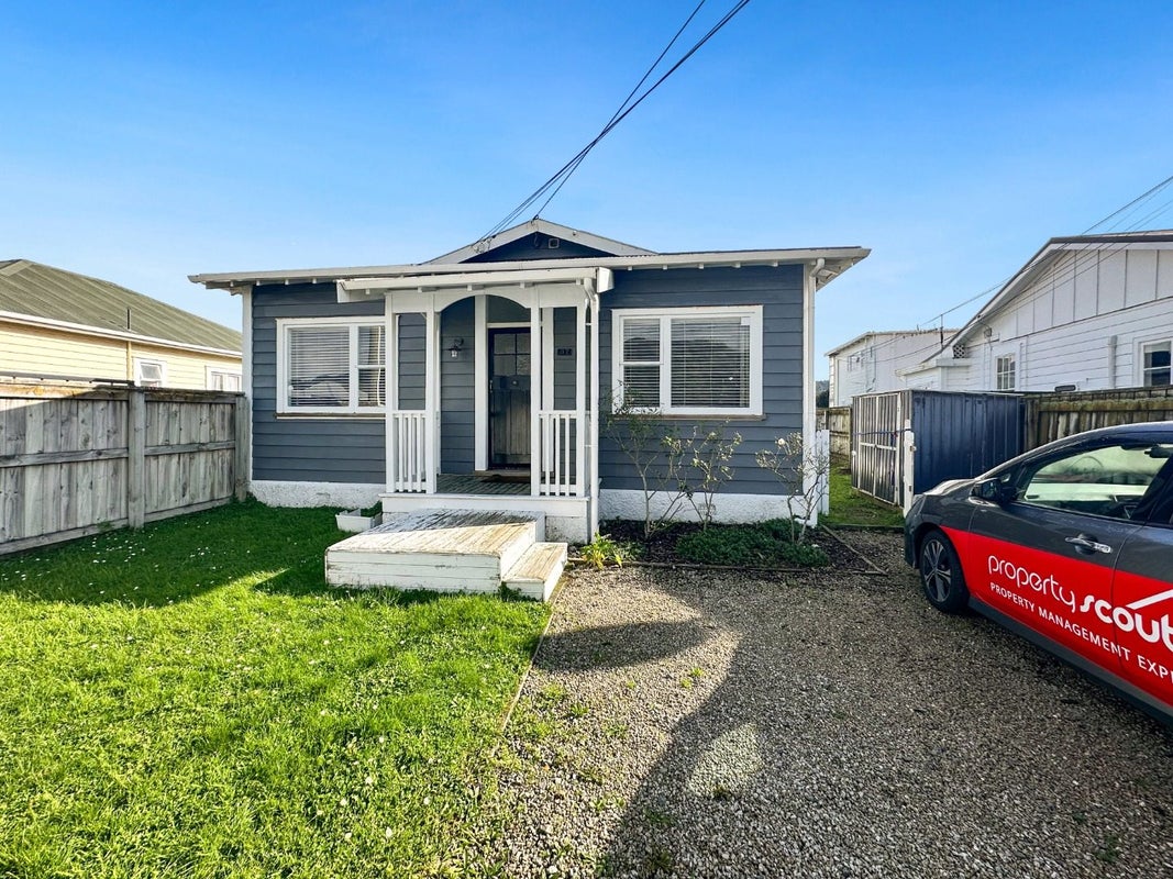 37B Awamutu Grove, Waiwhetu, Lower Hutt - Carousel 1