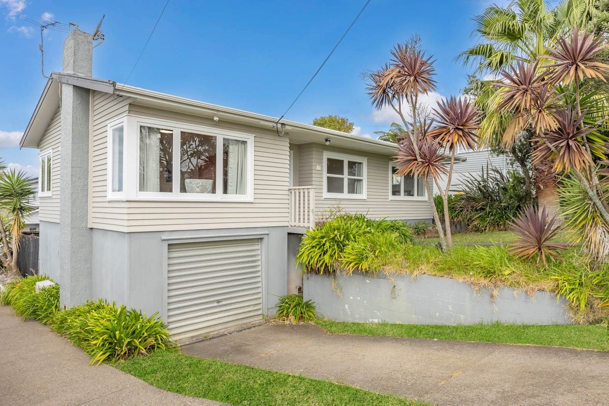 95 Stanley Road, Glenfield, North Shore City, Auckland - Carousel 2