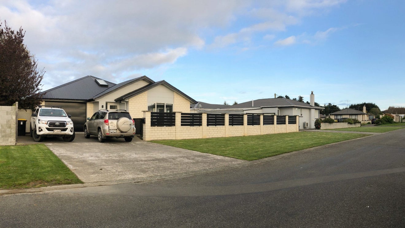 51 Holloway Street, Waikiwi, Invercargill - Carousel 1