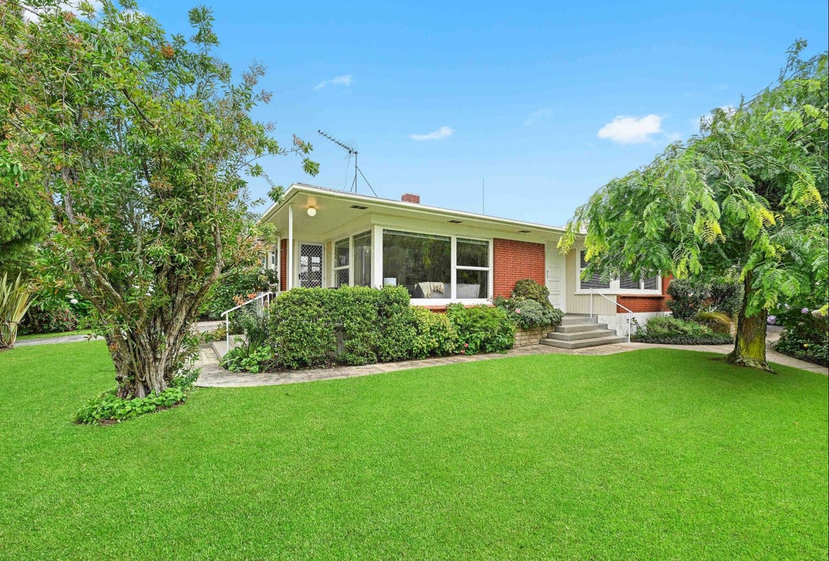 18 Freemont Street, Chartwell, Hamilton - Carousel 2