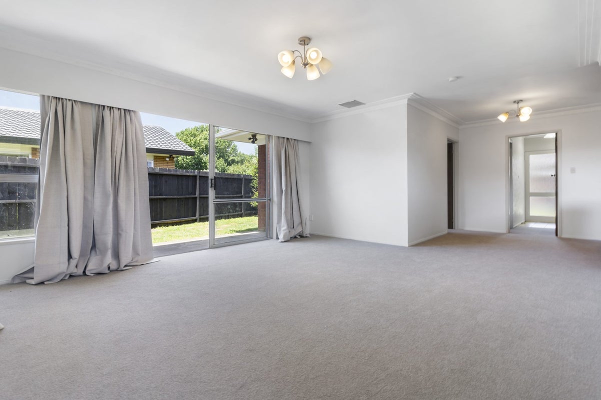 7A Tatua Place, Conifer Grove, Takanini - Carousel 2