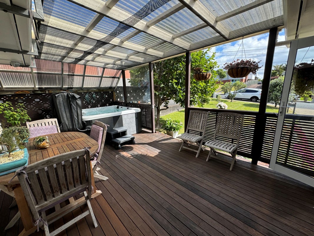 25 Jaemont Avenue, Te Atatu South, Auckland - Carousel 2