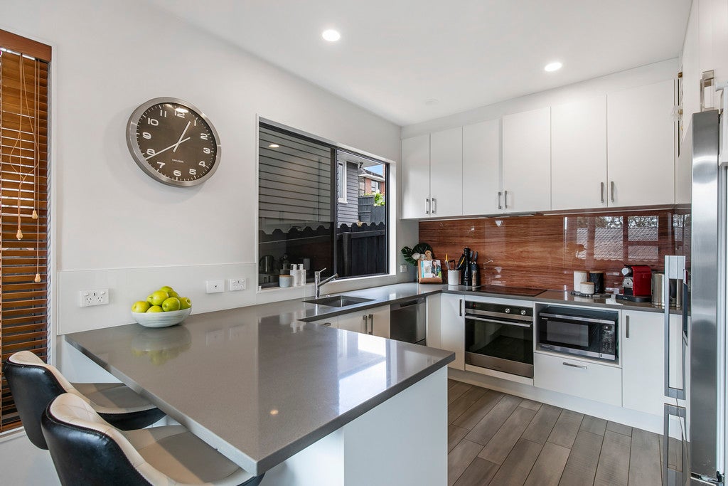 51 Rodney St, Howick, Manukau - Carousel 2
