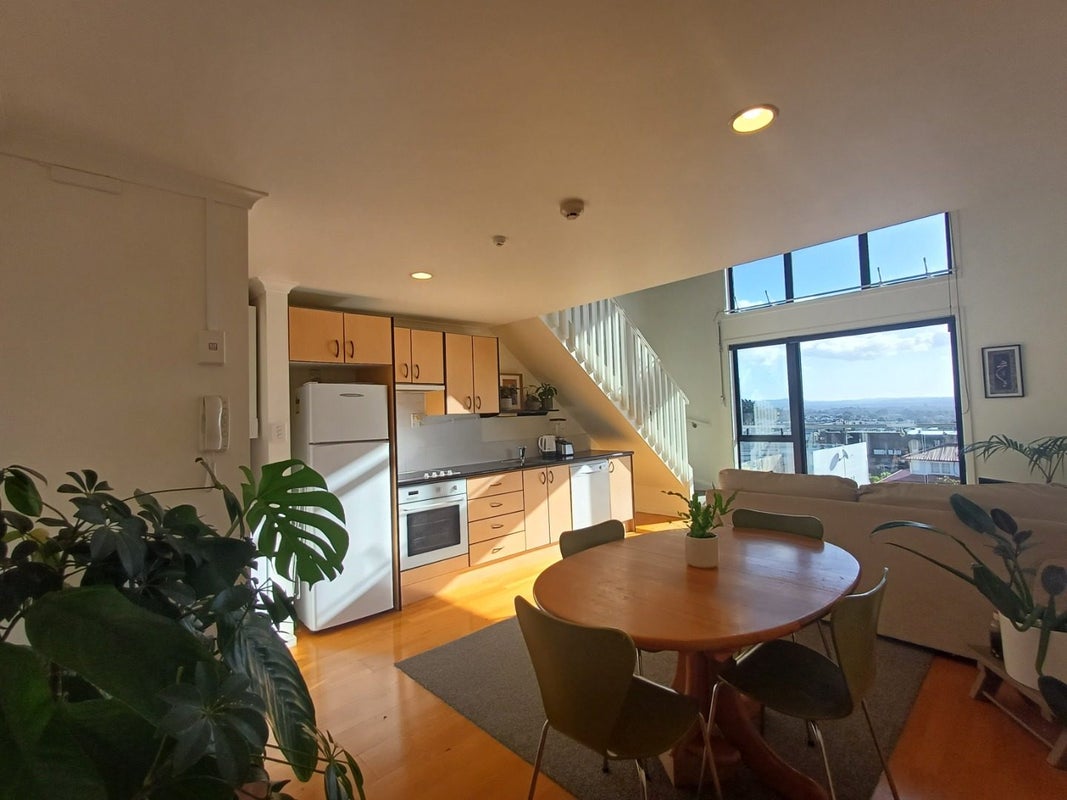 2L/12 Charles Street, Mount Eden, Auckland - Carousel 2