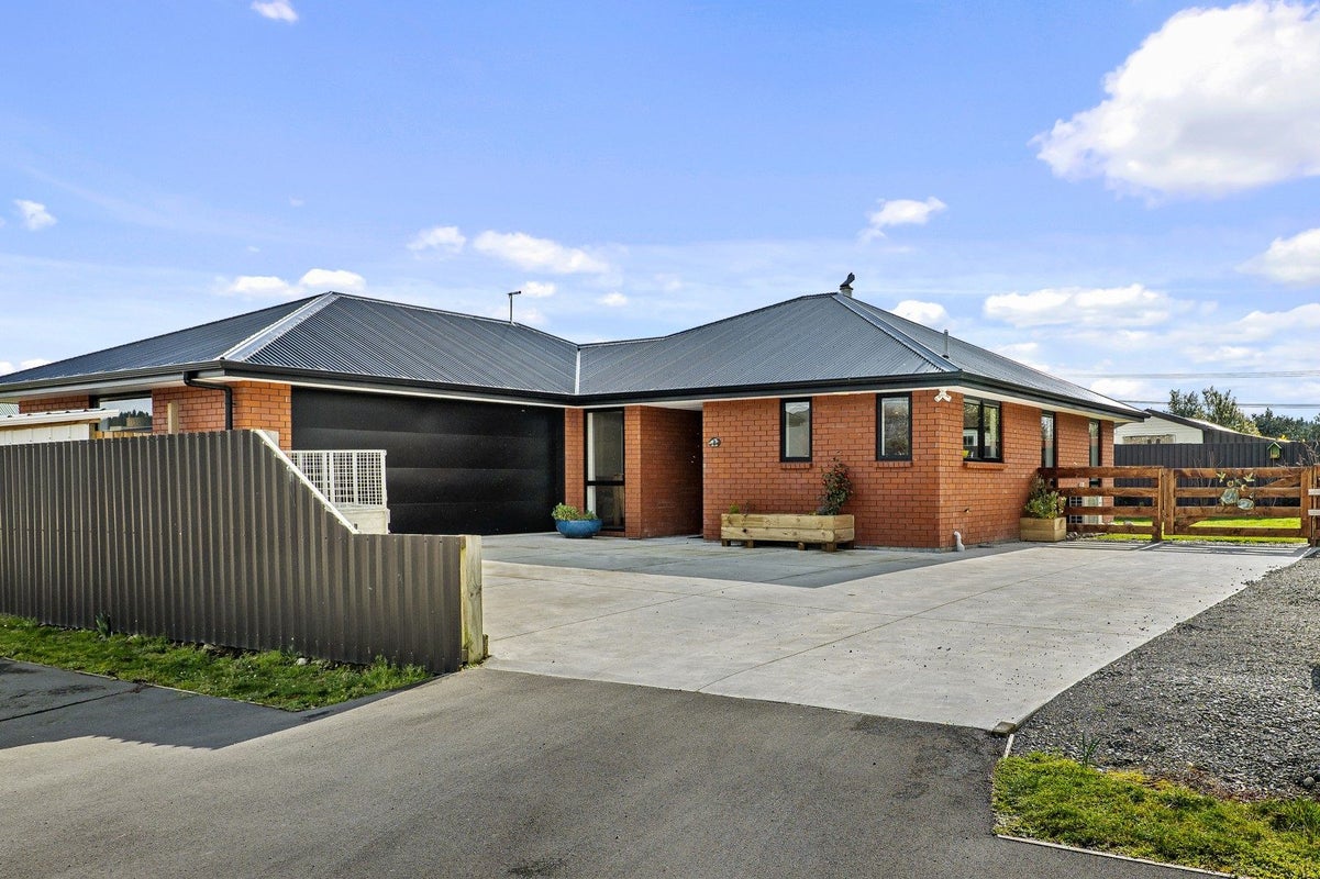 24 King Street, Coalgate, Coalgate - Carousel 24