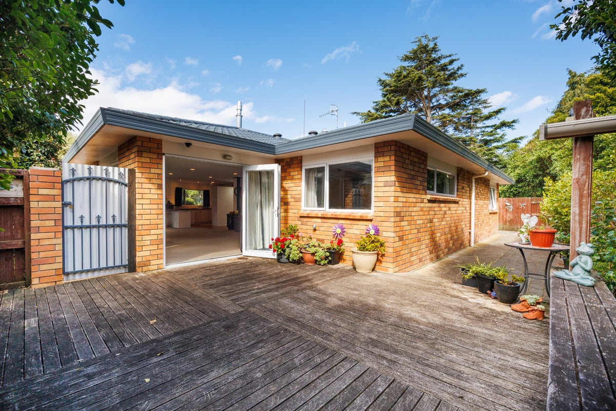 5 Barnes Court, Roslyn, Palmerston North - Carousel 2