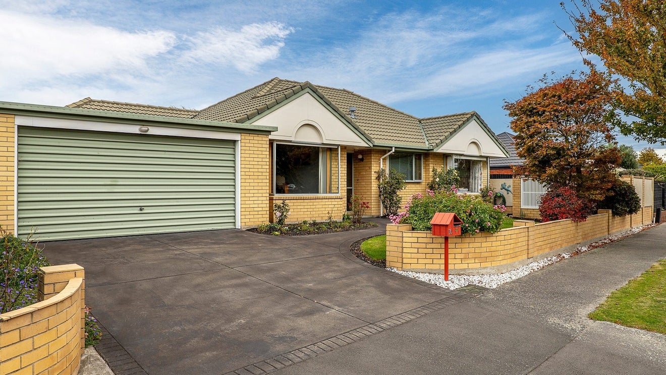 2/15 Showgate Avenue, Sockburn, Christchurch - Carousel 1