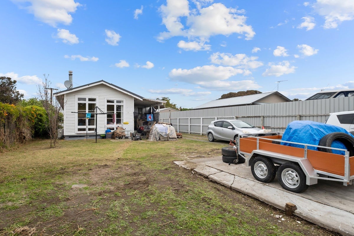 5 Lyndhurst Street, Awapuni, Gisborne - Carousel 12