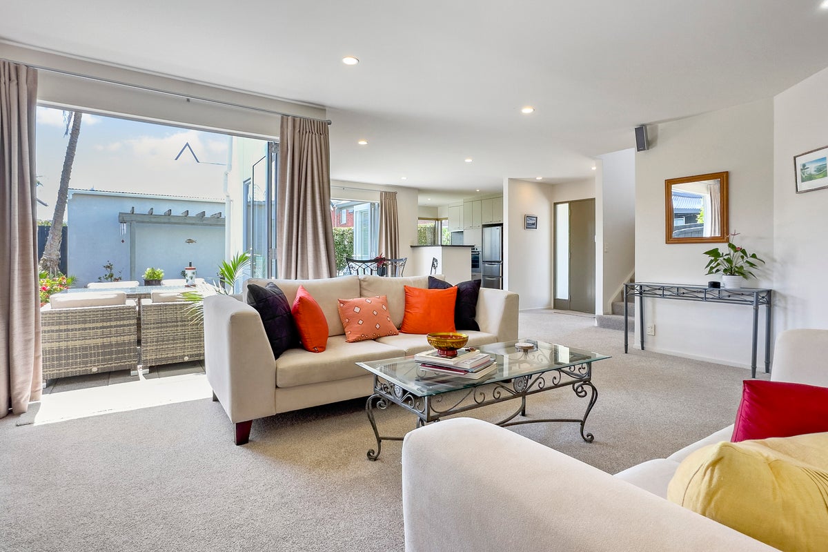 50A Takutai Avenue, Half Moon Bay, Auckland - Carousel 2