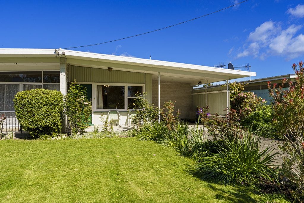 245 Kenilworth Road, Mayfair, Hastings - Carousel 1