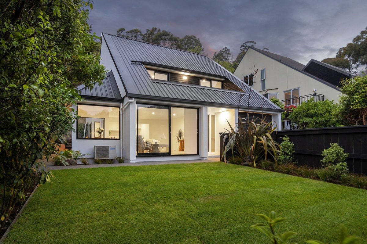 1/9 Glenstrae Road, Redcliffs, Christchurch - Carousel 1
