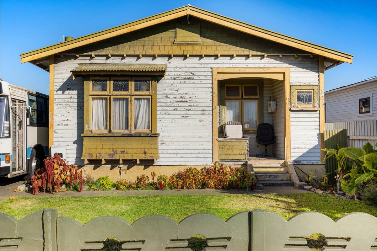 8 Ellison Street, Napier South, Napier - Carousel 1