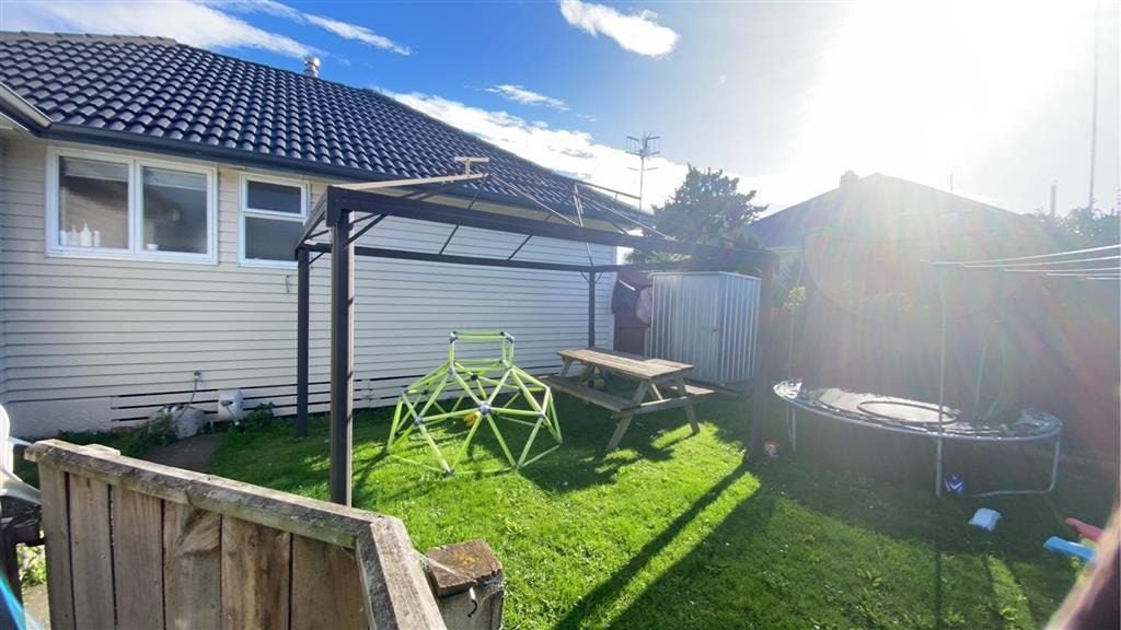 1044 Hood Street, Mayfair, Hastings - Carousel 11
