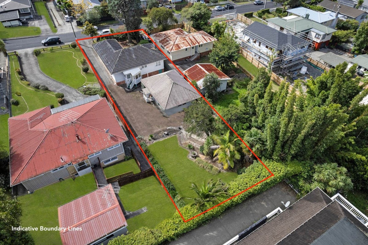 11 Cron Avenue, Te Atatu South, Auckland - Carousel 12