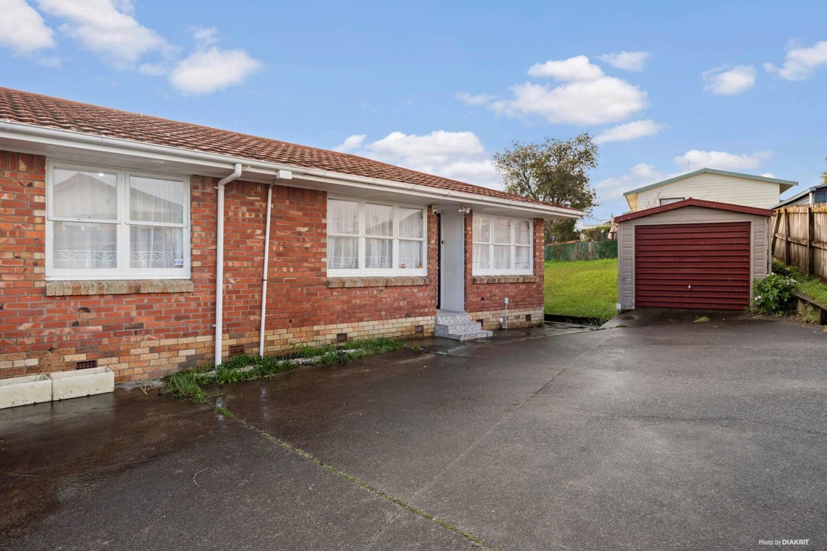 1 Laburnum Road, New Windsor, Auckland - Carousel 2