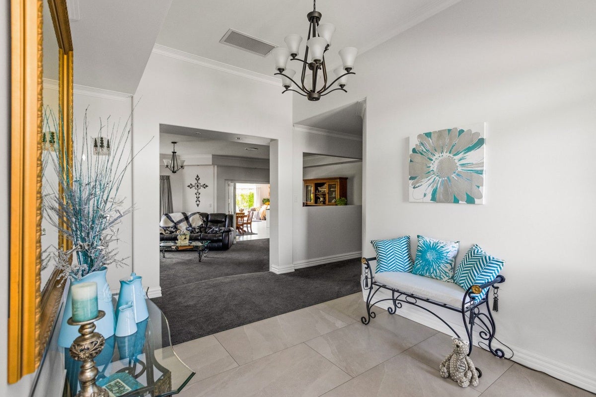 36 Kensington Drive, Taradale, Napier - Carousel 25