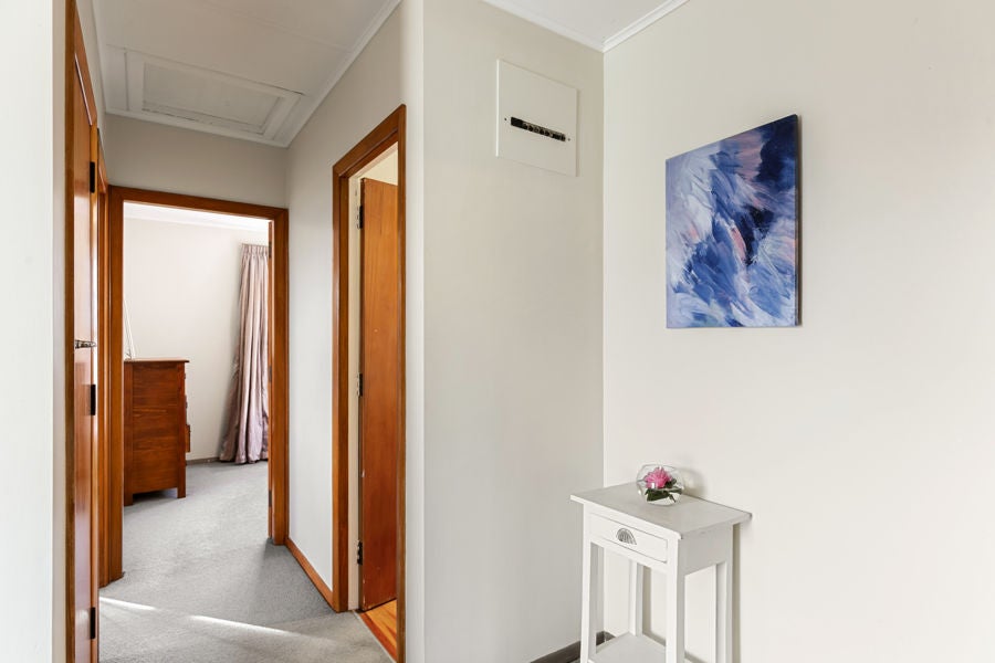 76 Taylor Terrace, Tawa, Wellington - Carousel 19