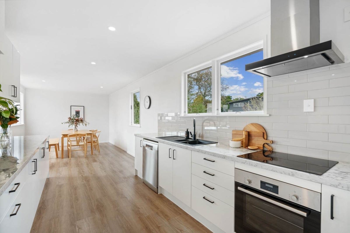119 Waimumu Road, Massey, Auckland - Carousel 2