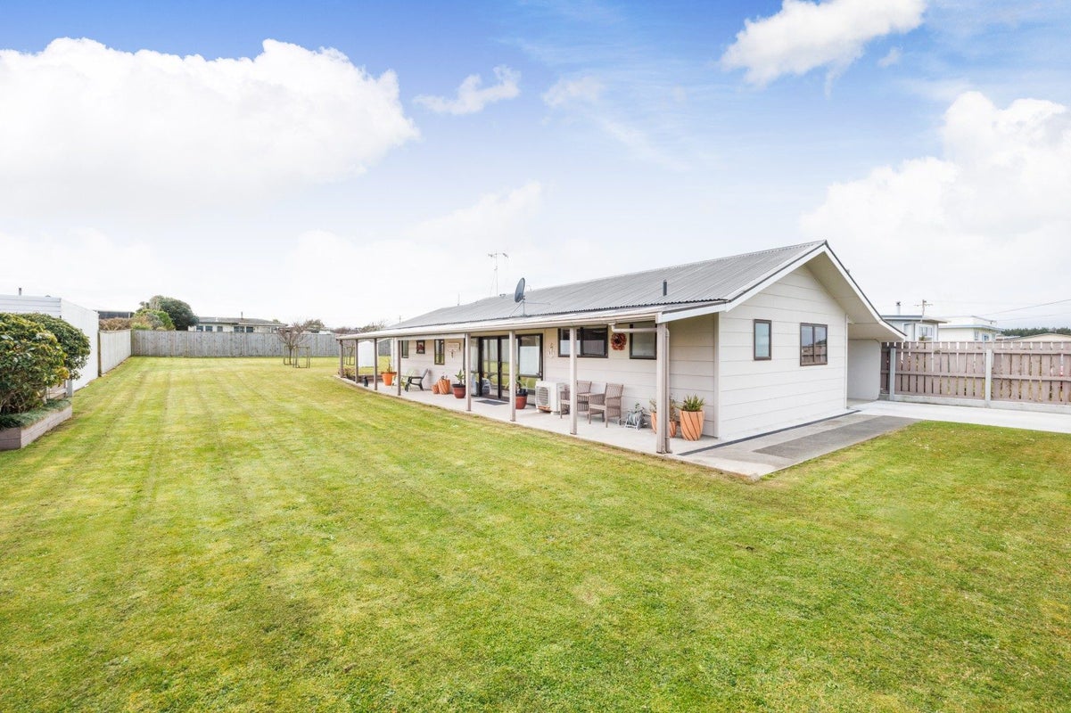 55 Edinburgh Terrace, Foxton Beach, Foxton - Carousel 2
