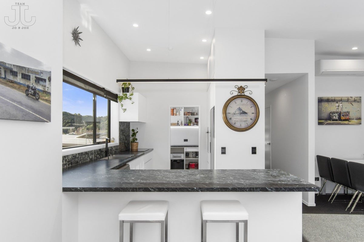 133 Lakes Boulevard, Pyes Pa, Tauranga - Carousel 2