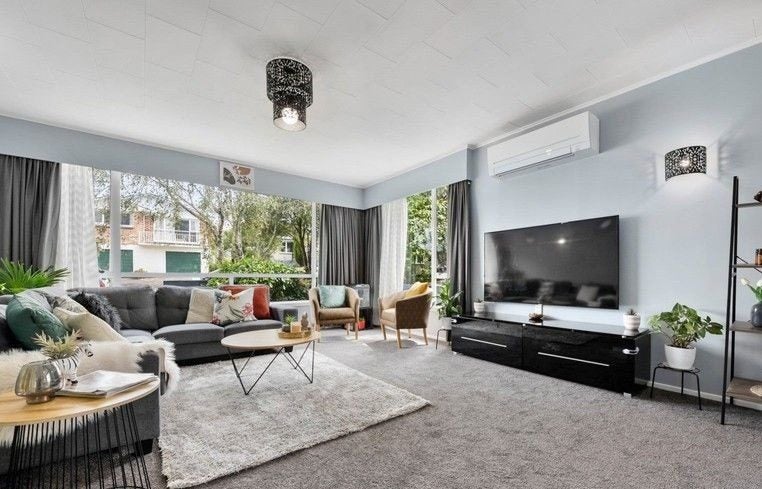 8 Cedar Street, Maungaraki, Lower Hutt - Carousel 10