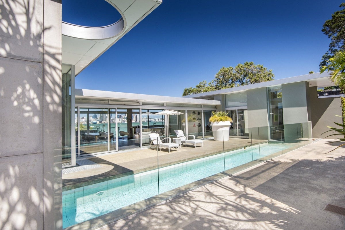 9 Stanley Point Road, Stanley Point, Auckland - Carousel 2