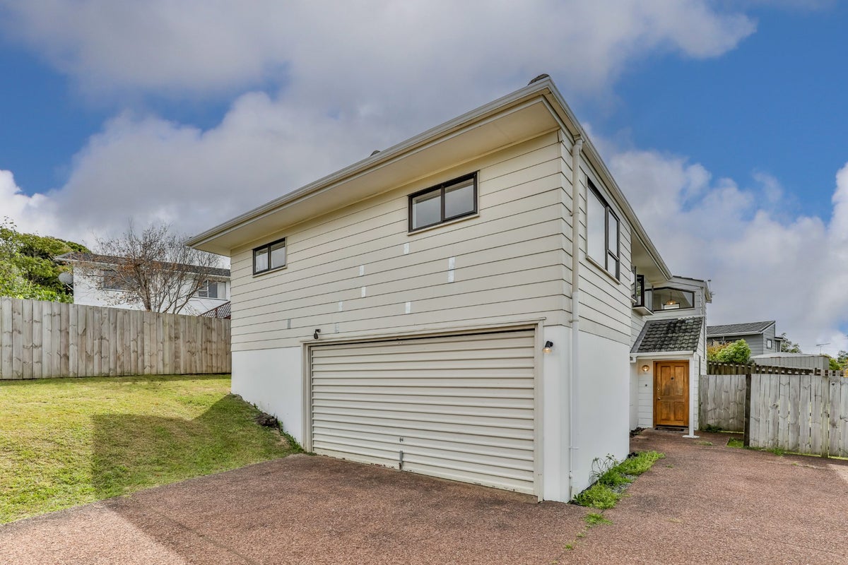 33 Tetrarch Place, Totara Vale, Auckland - Carousel 2