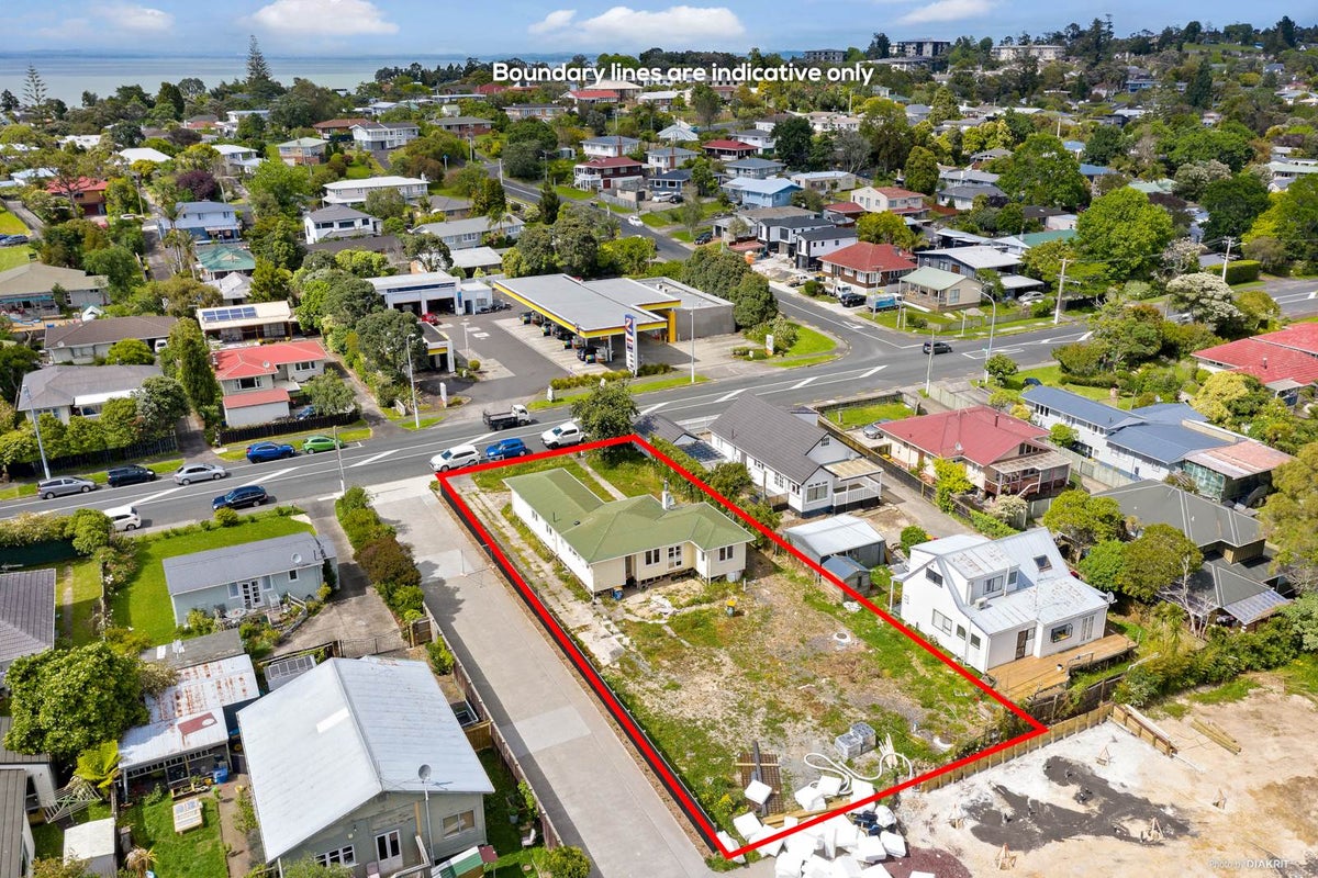 83 Godley Road, Green Bay, Auckland - Carousel 7