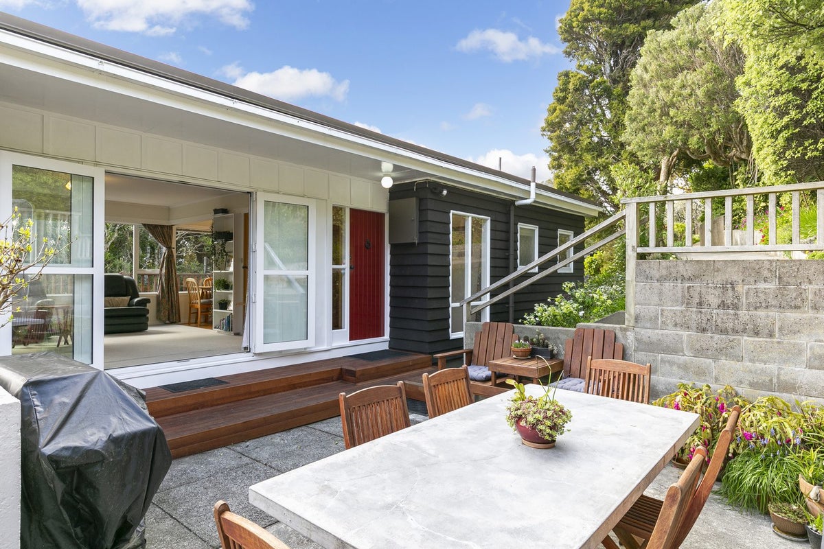 52 Nicholson Road, Khandallah, Wellington - Carousel 2