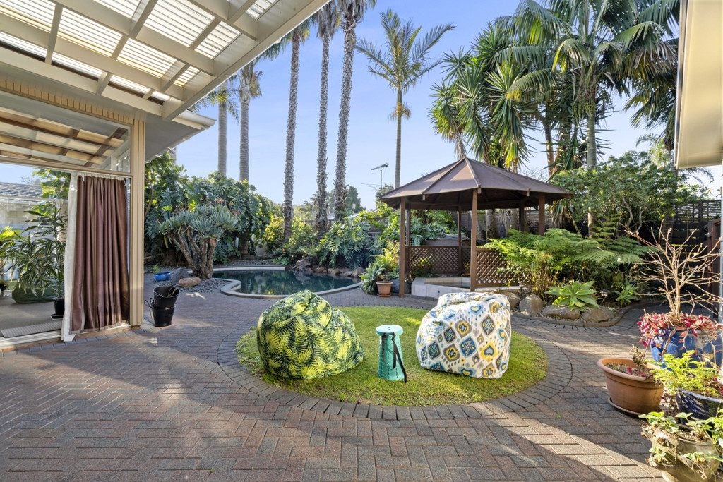 2 Bushlands Place, Opaheke, Papakura - Carousel 1
