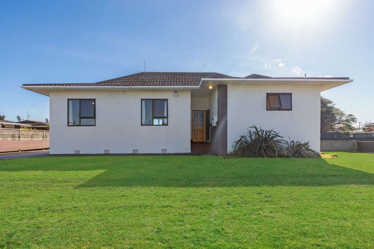 28 Oxford Road, Springvale, Whanganui - Carousel 1