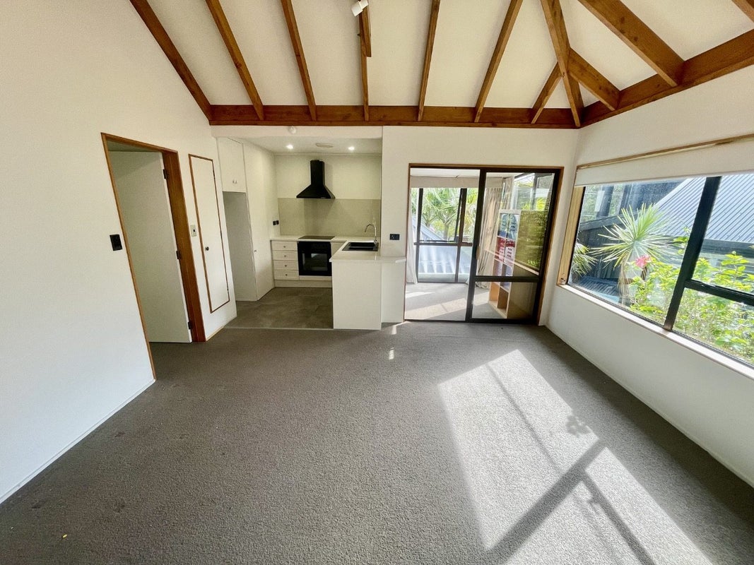 1/62 Wairoa Road, Narrow Neck, Auckland - Carousel 1